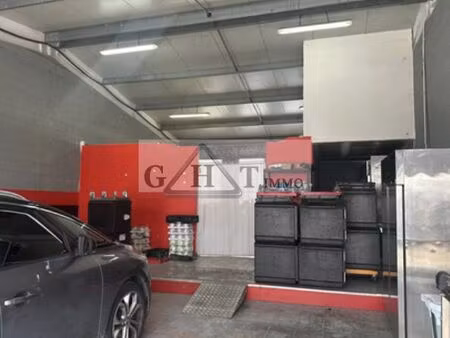 local autos 225 m²