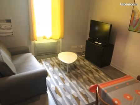 appartement t2 immeuble ancien de standing dans le centre-ville