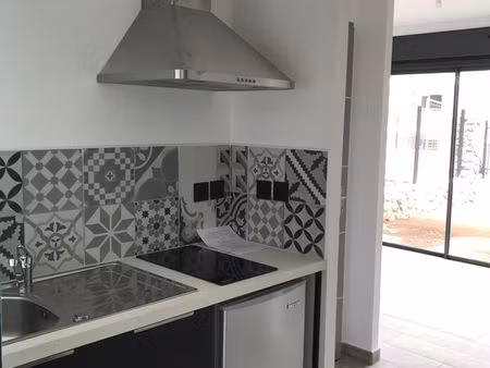 le tampon – etudiant – a louer t1 meublé 23 m² + jardin
