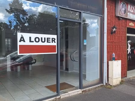 loue local commercial