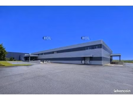 local d'activité 2 958 m²