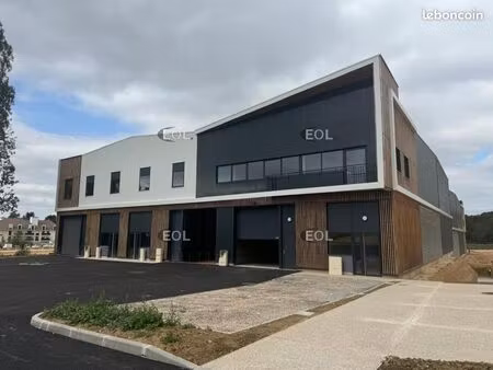 local d'activité 468 m²