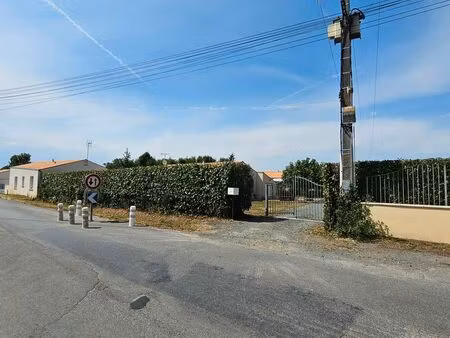 maison 90m2 avec garage sur terrain d'environ 800m2