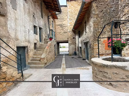 trois maisons jujurieux