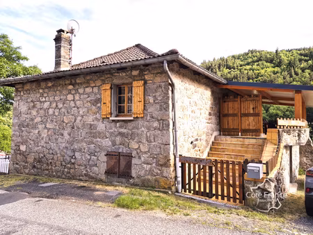 maison de caractère de 65 m2 avec grande terrasse  nombreuse