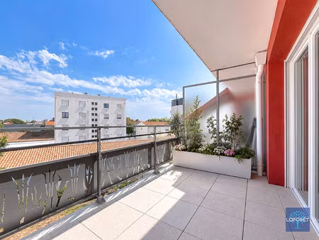 les sables-d'olonne  quartier gare - appartement 3 pièces  62 90 m² avec terrasse et parki