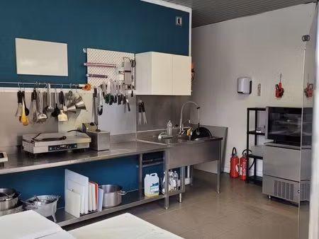 local traiteur petite restauration équipé bail tous commerces sauf nuisances