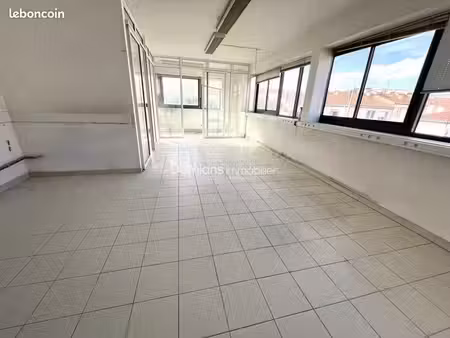 local d'activité 72 m²
