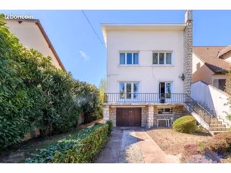 propriété 5 pièces 90 m²