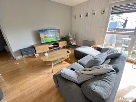 t3 de 66 m2 très lumineux balcon - parking 730 cc