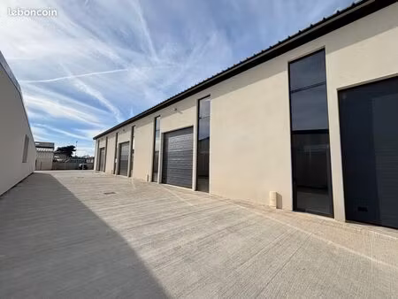 local 235 m² milly-la-forêt