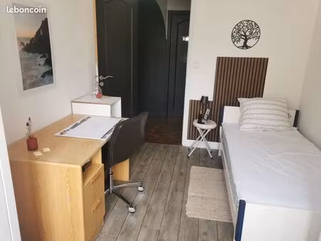 chambre meublée à louer idéale pour un étudiant (e) ou apprenti (e) centre de questembert