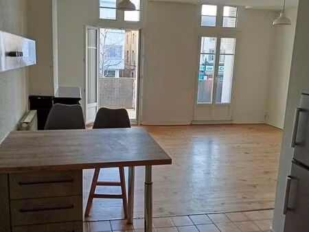 t2 de 52 m² avec terrasse/balcon – centre-ville de romans-sur-isère