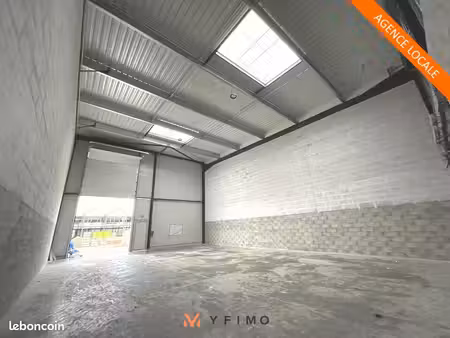 local d'activite 914 m² flins sur seine