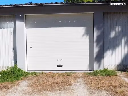 garage fermé 15m2