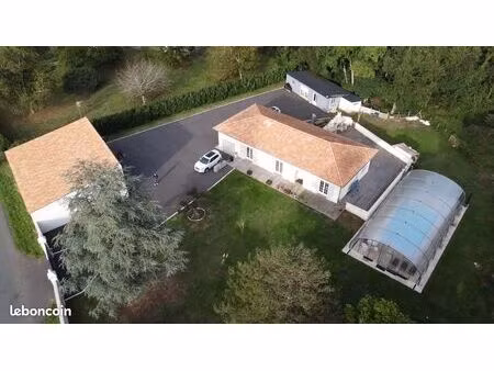 maison avec piscine et gite