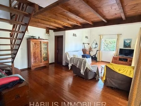 maison 5 pièces 9 m²