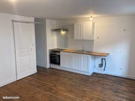 ? t2 rénové 37 m² – cuisine équipée – 550 – denain