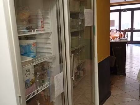 murs petit commerce