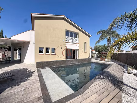 villa contemporaine au village