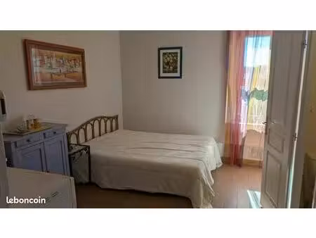 chambre meublée de 15m2 avec douche et wc courcelles sur seine centre ville