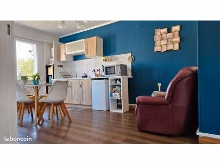 appartement 2 chambres 800m de la plage charges comprises dispo septembre