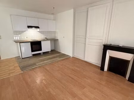 appartement 2 pièces lumineux de 42 m²  entièrement rénové – centre de damville
