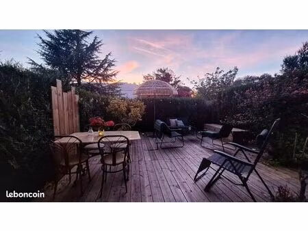 grand studio avec terrasse