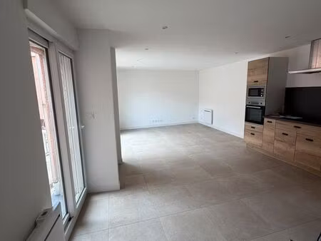 appartement t3 78 m2 entièrement rénové terrasse privative proximité centre wormhout