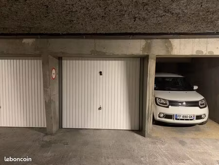 vends un lot de 3 garages   20000 par garage rue saint rémy nîmes . 2 garages sont loués (