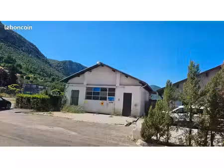 local artisanal / habitation à fort potentiel – cœur de village