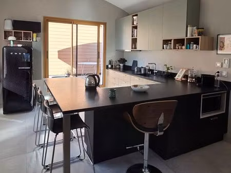 t4 duplex bassens
