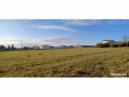 terrain 566 m² romans sur isere