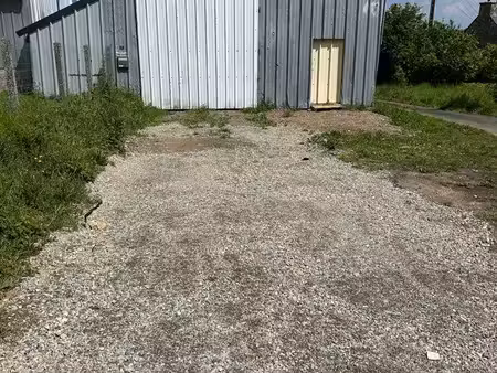 location hangar 150m2