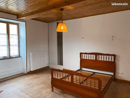 maison de village rénovée à seissan à louer