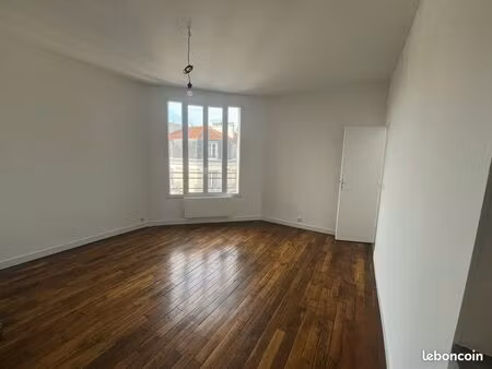 f2 rénové + 25 m² de combles aménageables – idéal premier achat ou investissement – la bas