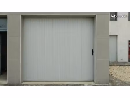 à louer garage 21 m2 proche la rochelle