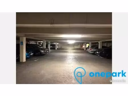 parking/box 12 m² paris 17