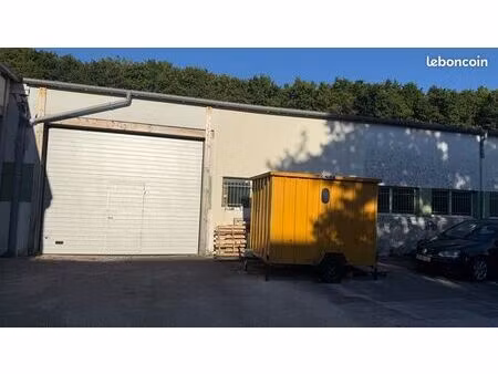 local de stockage de 250 m2