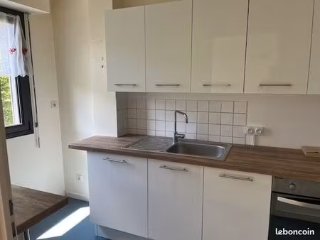 appartement 2 pièces 45 m2 location à l'année (bail 3 ans)