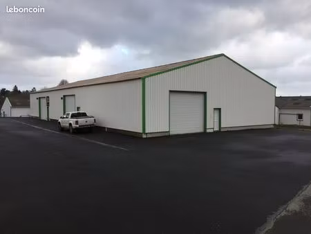 hangar 200m²