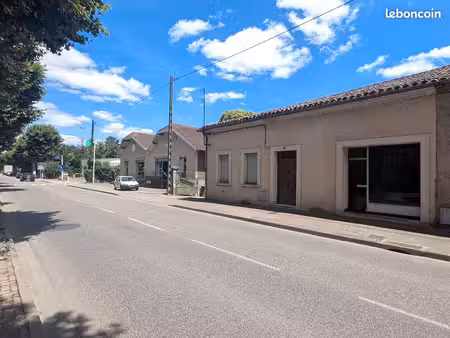 local 145 m² aménageable – auch (bd sadi carnot