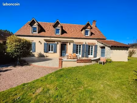 maison rénovée  1500 m2 de jardin