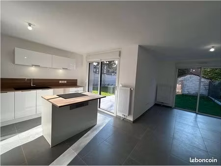 villa 4 pièces 85 m²