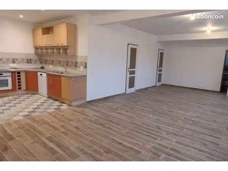 particulier propose à la location un bel appartement f4 de 101 m² avec jardin privatif – l
