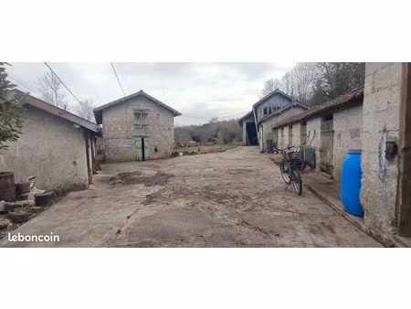 ensemble immobilier corps de ferme à réhabiliter