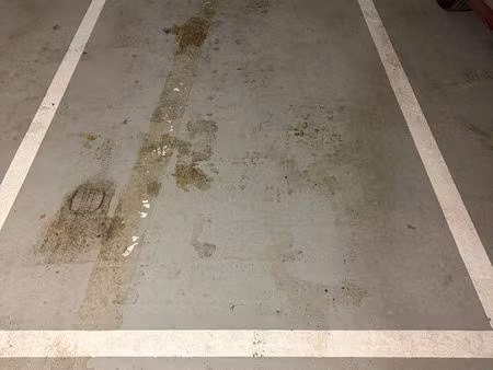 place de parking a louer