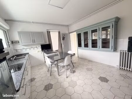 maison de ville 8 pièces 156 m²