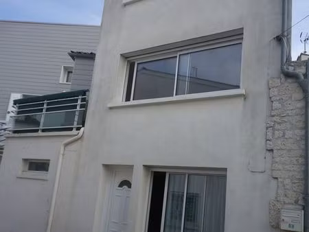 location à l année