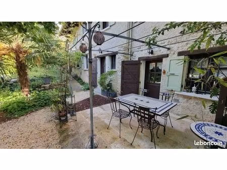 maison 8 pièces 275 m²